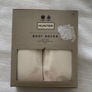 Hunter Cream Boot Socks New in box. Wms size M 5-7